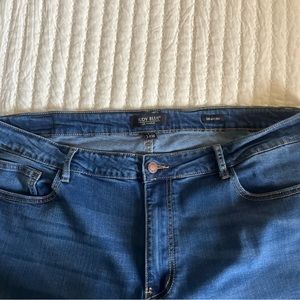 Skinny Fit Judy Blue Plus size 24 Jean with leopard design down leg.